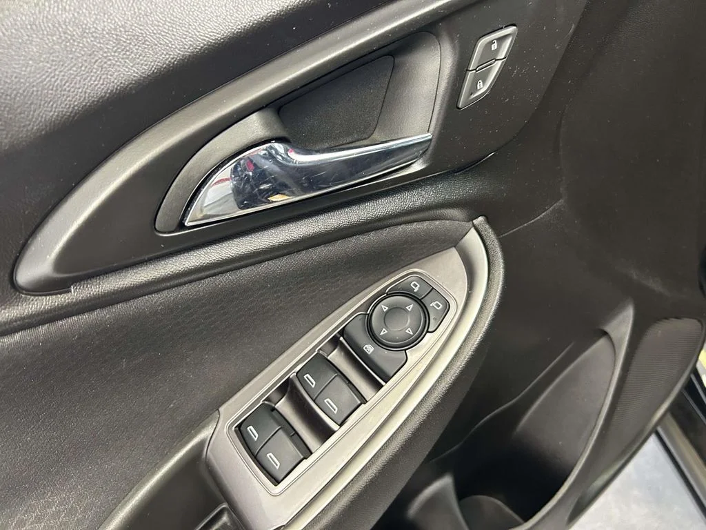 Used 2022 Black Chevrolet LS image 16
