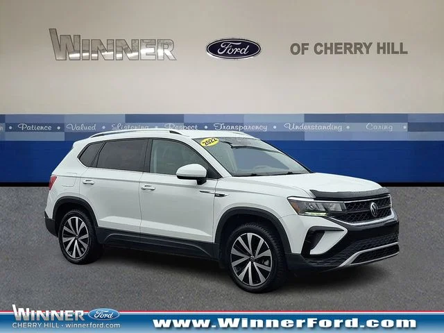 2022 Volkswagen Taos 1.5T SE 4Motion's photo
