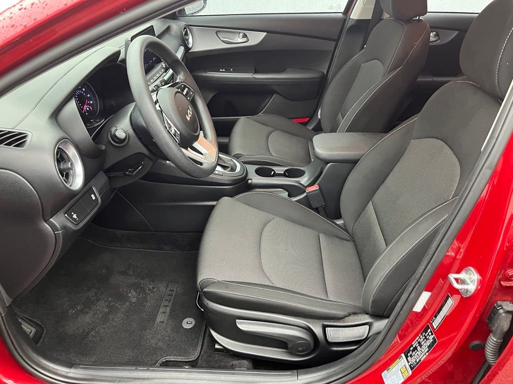 Used 2023 Currant Red Kia LXS image 22