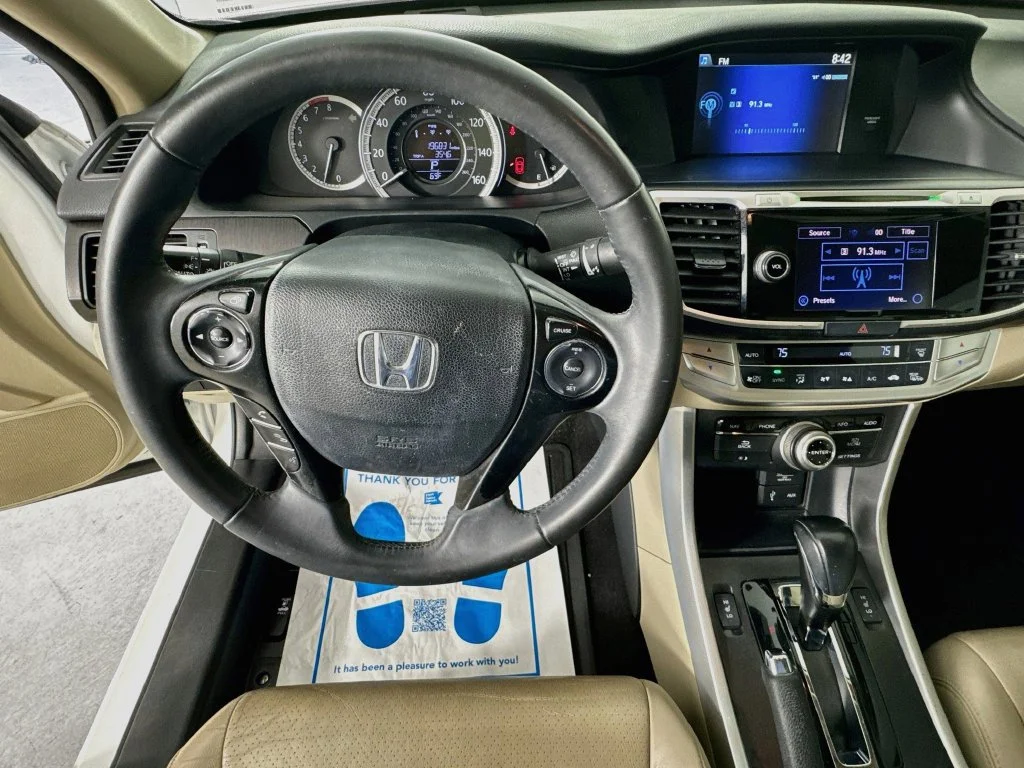 Used 2015 White Honda EX-L image 12