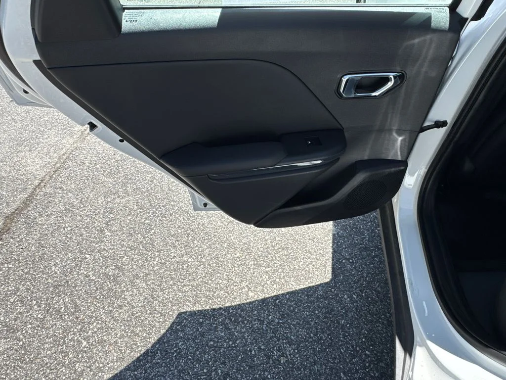 New 2026 Snow White Pearl Kia EX image 22