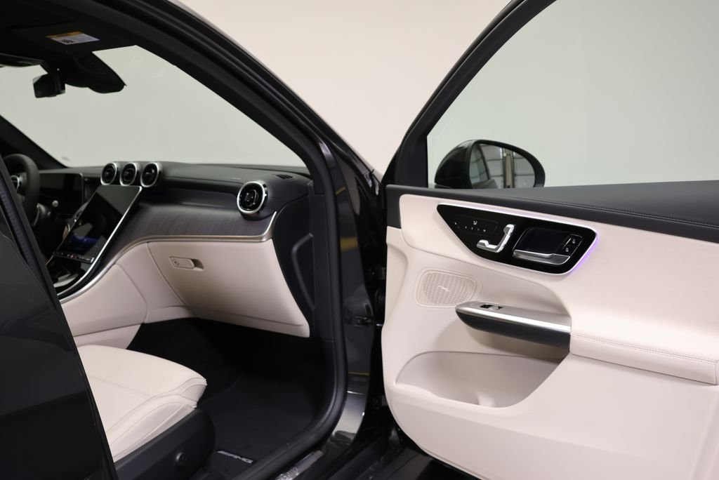 Used 2027  Mercedes-Benz GLC 300 image 46