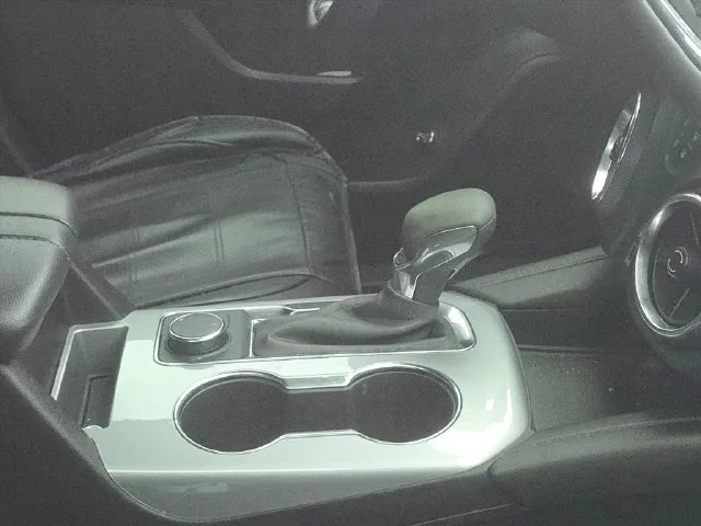 Used 2022 SUMMIT WHITE Chevrolet LT image 34