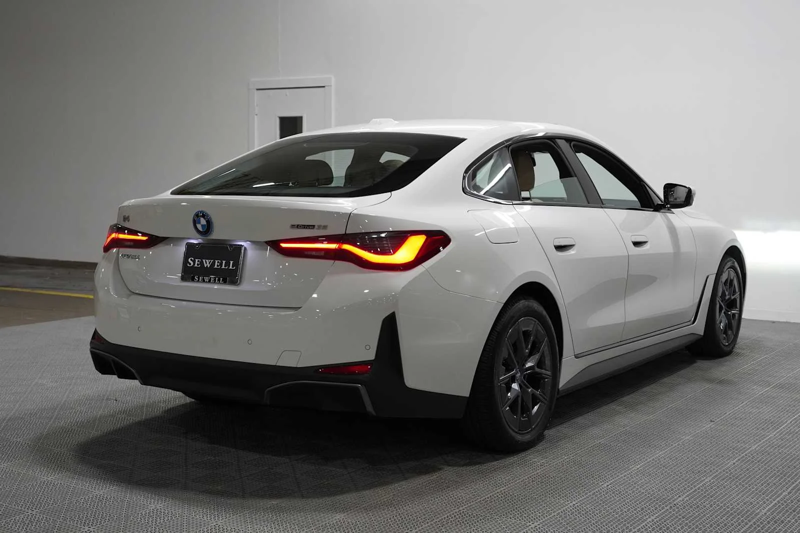 Certified Used 2023 Alpine White BMW eDrive35 image 4