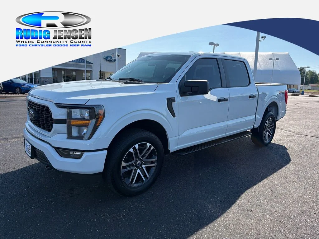 Used 2023 White Ford XL image 1