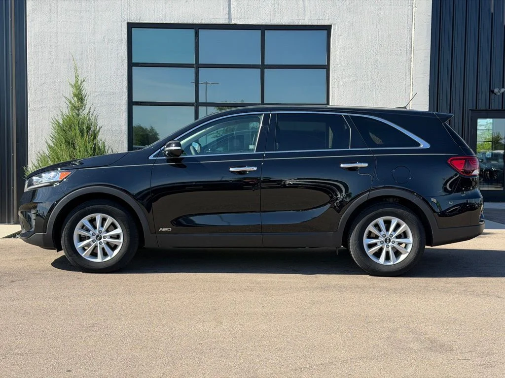 Used 2020 Black Kia LX image 2
