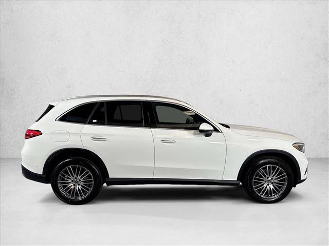 New 2026 Polar White Mercedes-Benz GLC 300 image 34