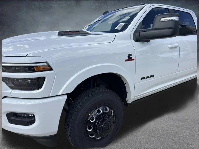 New 2027 Bright White Clear-Coat Exterior Paint RAM Limited image 9