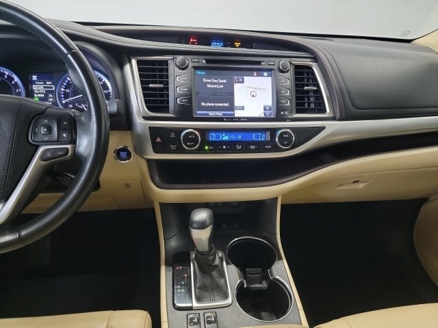 Used 2018 Ooh La La Rouge Mica Toyota SE image 19
