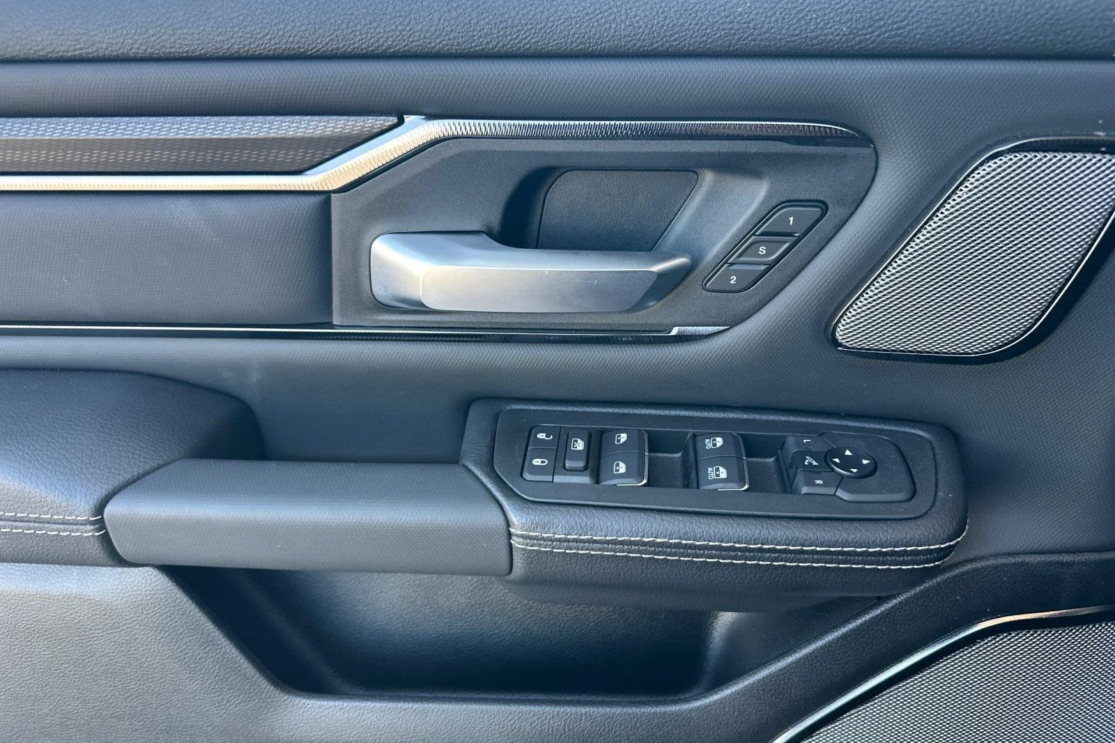 2026 RAM 1500 Rebel - Photo 11