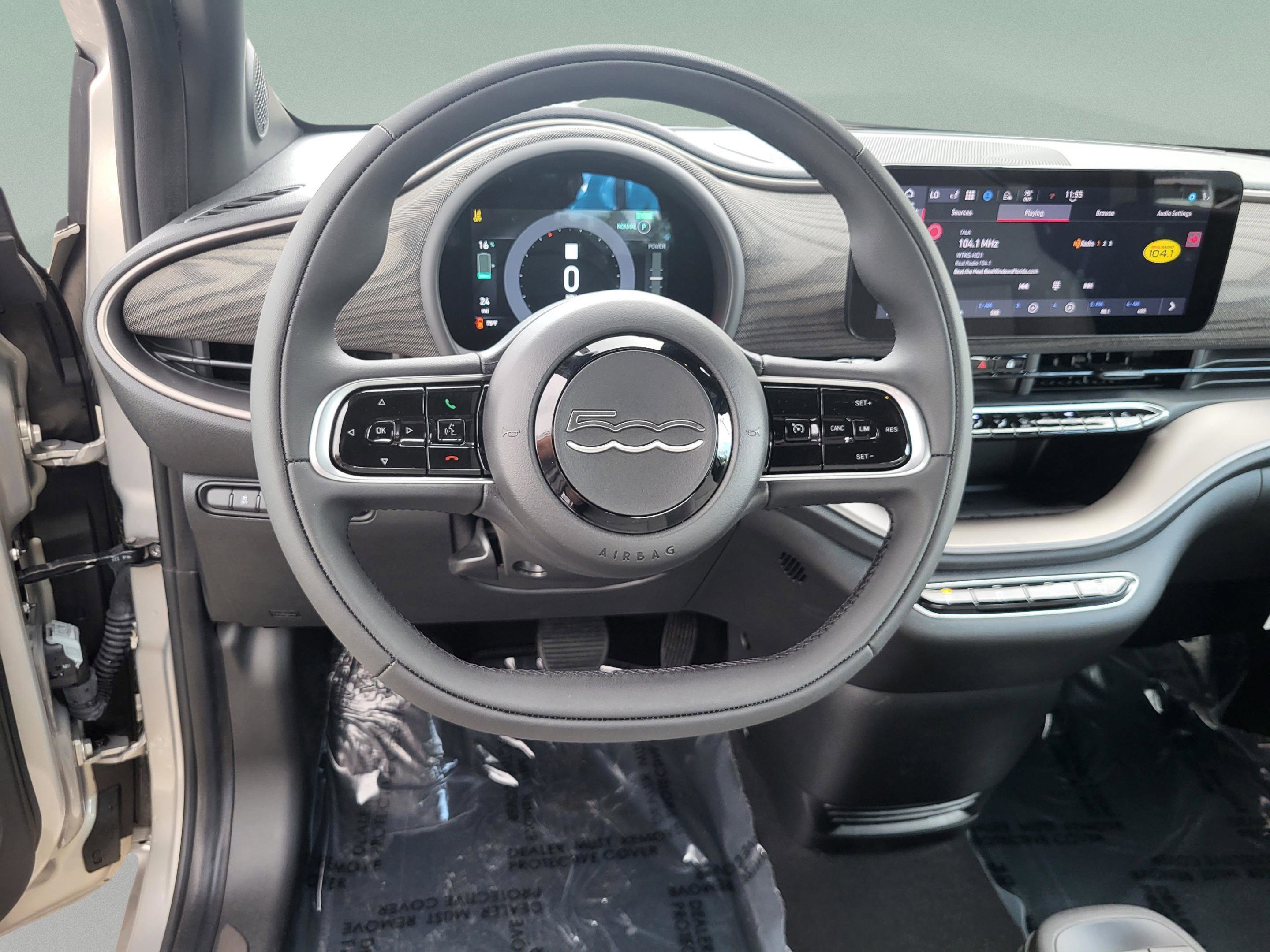 2025 FIAT 500e Base - Photo 43