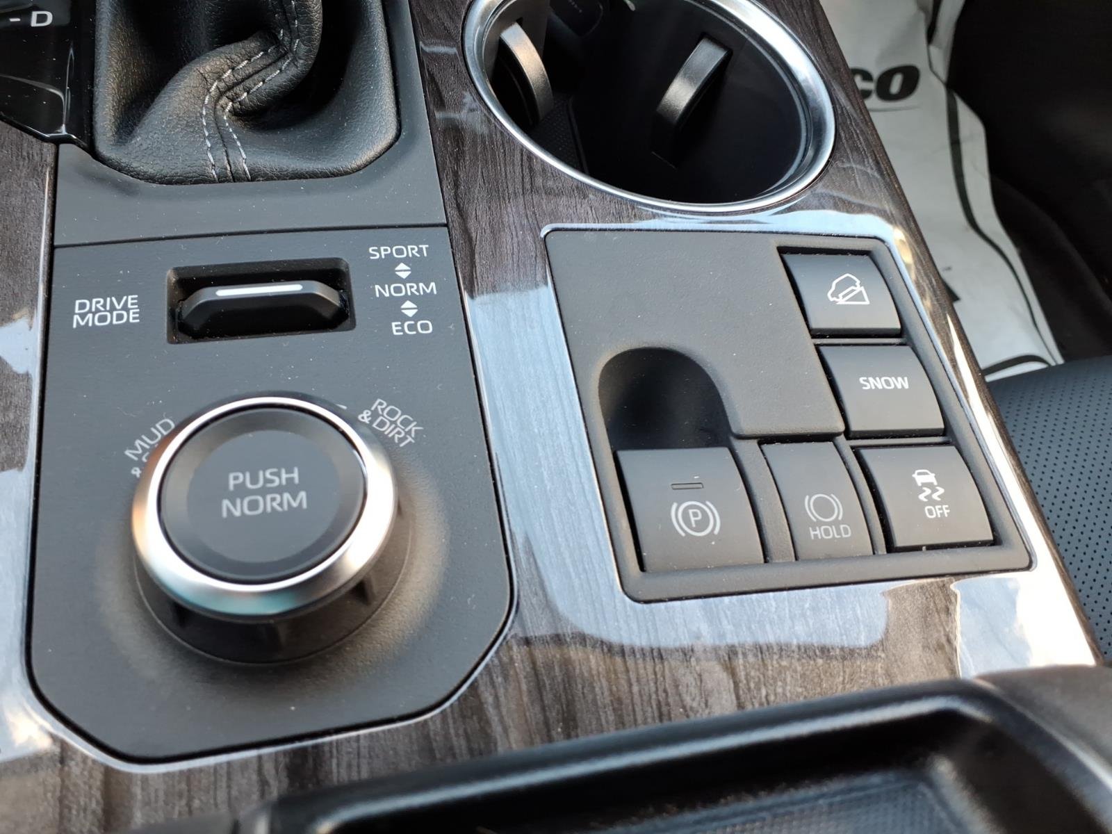 Used 2026 Wind Chill Pearl Toyota Limited image 19