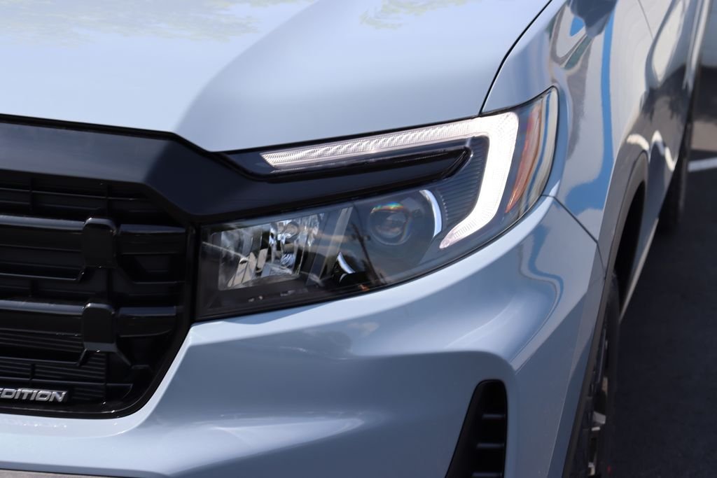 New 2026 Sonic Gray Pearl Honda Black Edition image 9