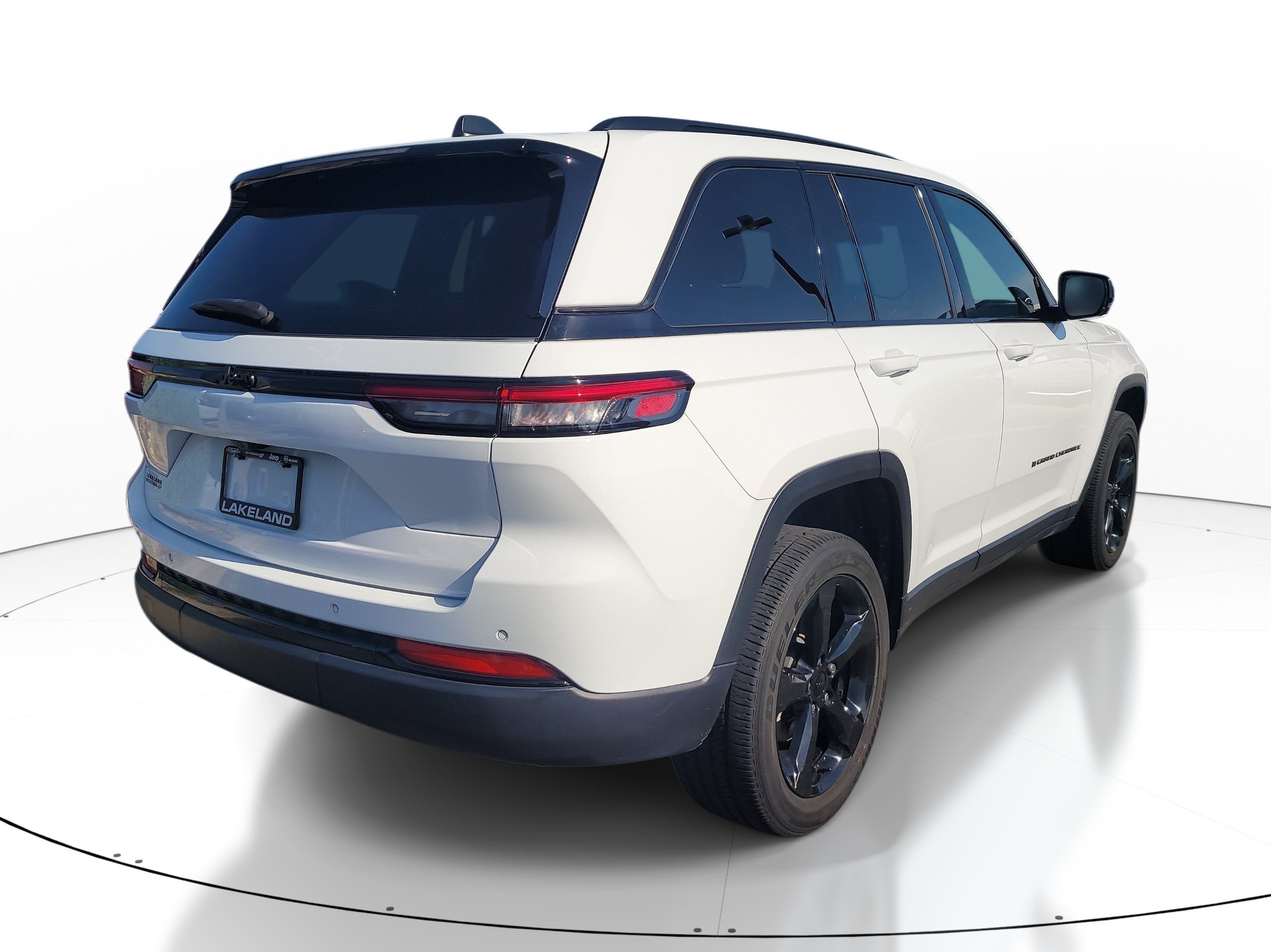 Used 2024 Bright White Clearcoat Jeep Altitude X image 4