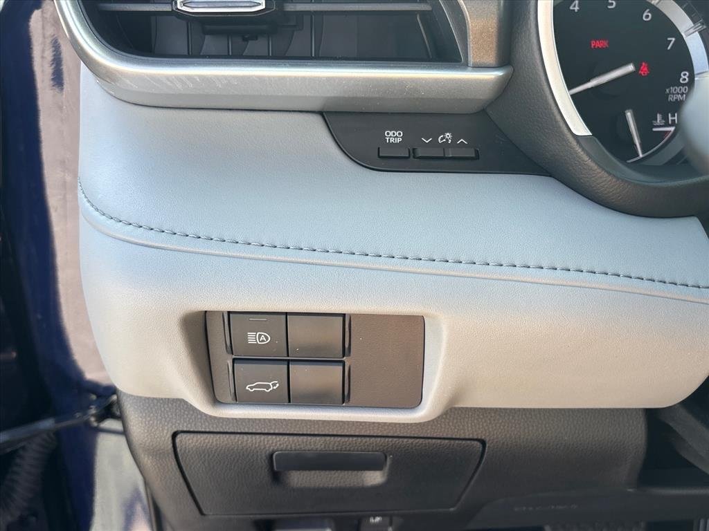 2021 Toyota Highlander XLE - Photo 21
