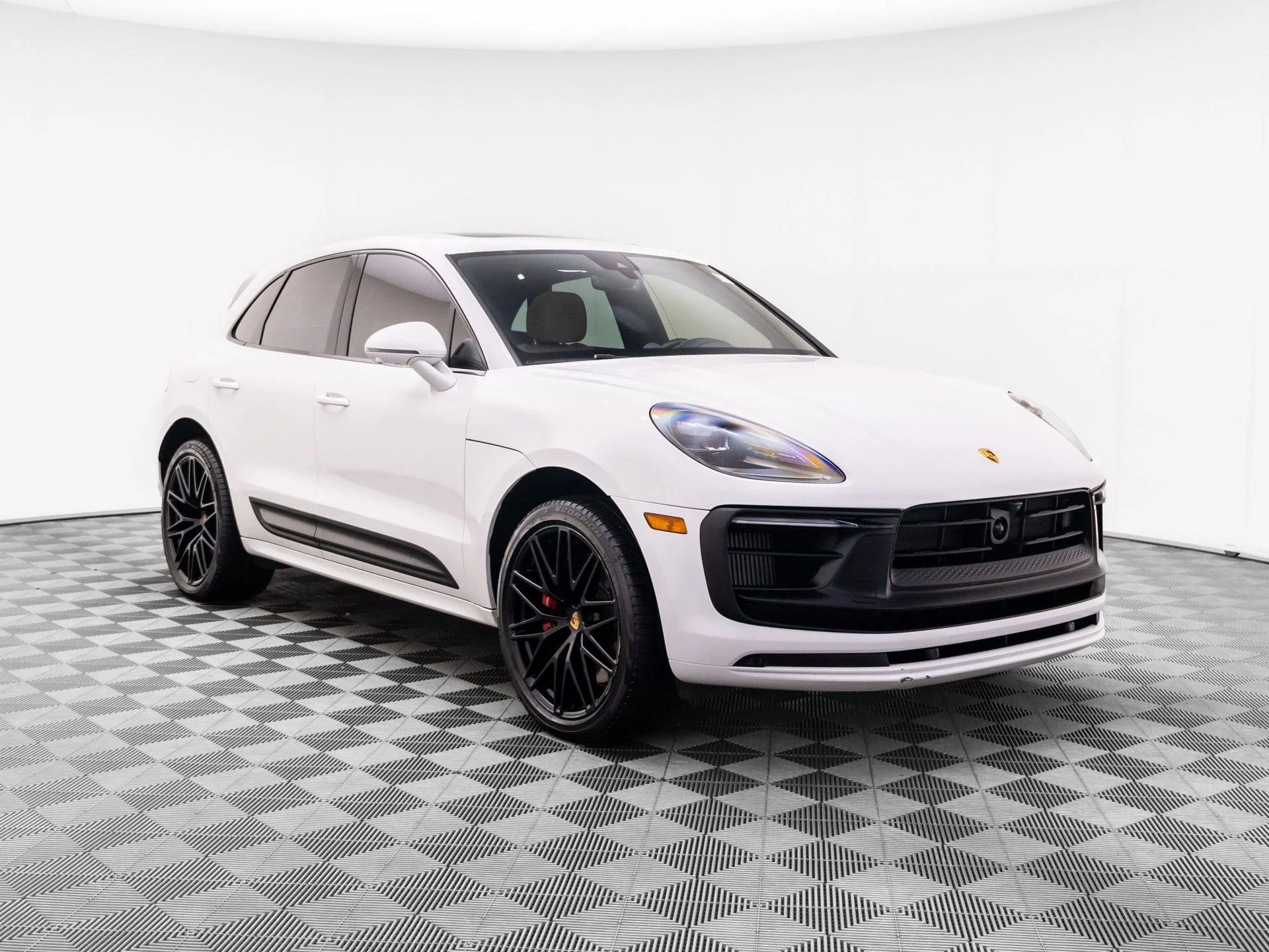 Used 2023  Porsche GTS image 6