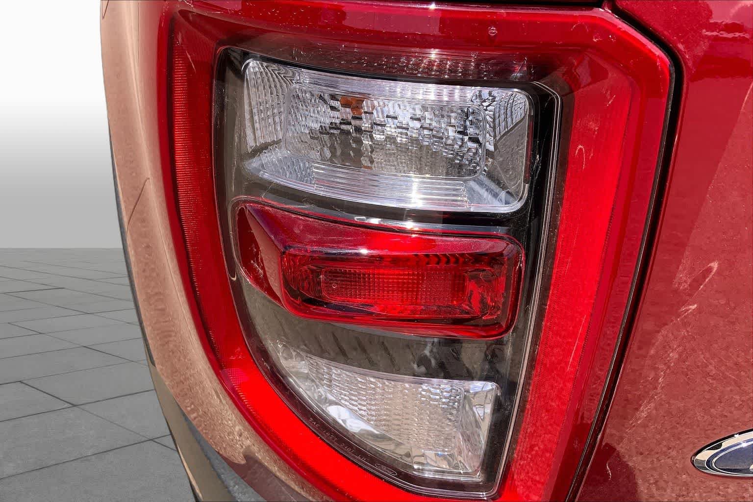 New 2025 Ruby Red Metallic Tinted Clearcoat Ford Outer Banks® image 12