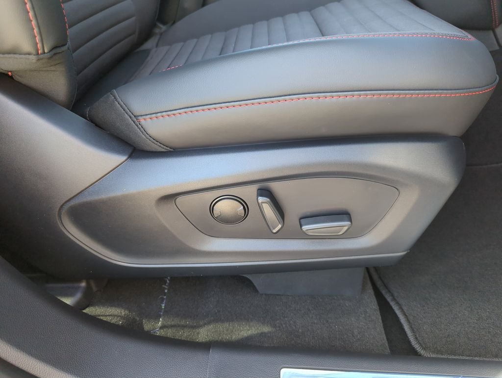 New 2026 Agate Black Metallic Ford ST-Line image 38