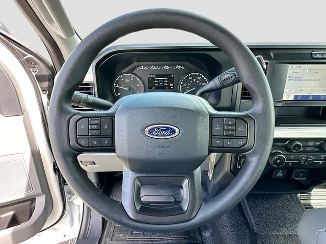 New 2026 Oxford White Ford XL image 7