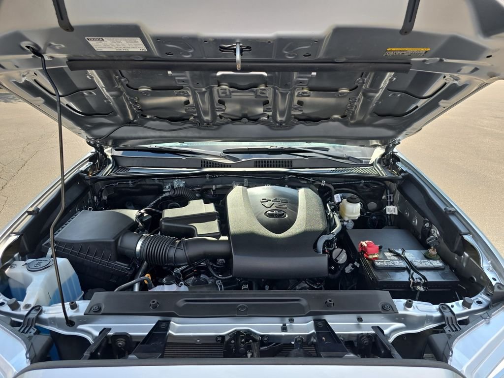 Certified Used 2022 Silver Toyota SR image 34