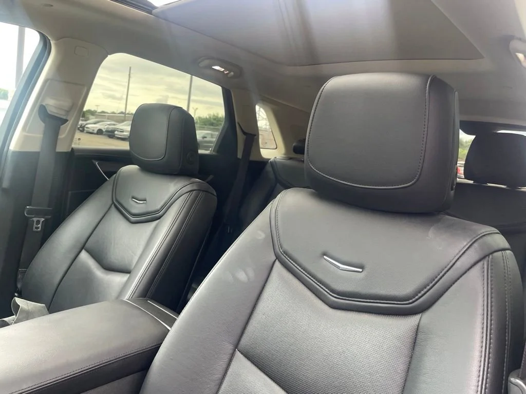 Used 2017 RADIANT SILVER METALLIC Cadillac Luxury FWD image 18