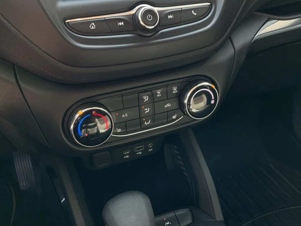 Used 2023 Gray Chevrolet LT image 21