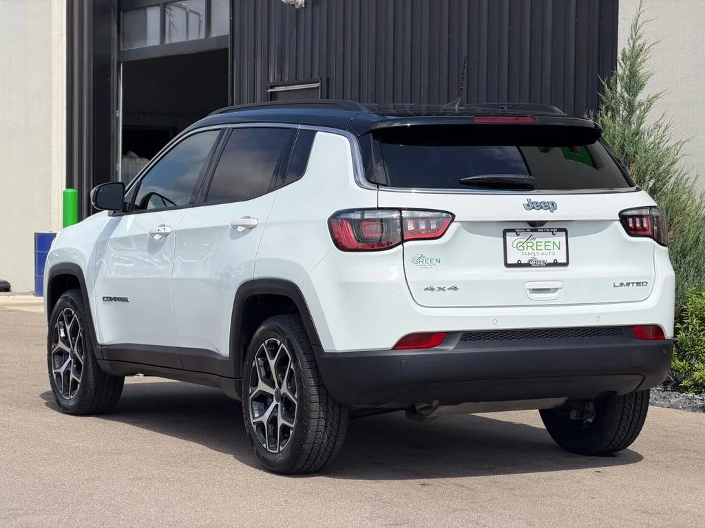 Used 2025 White Jeep Limited image 3