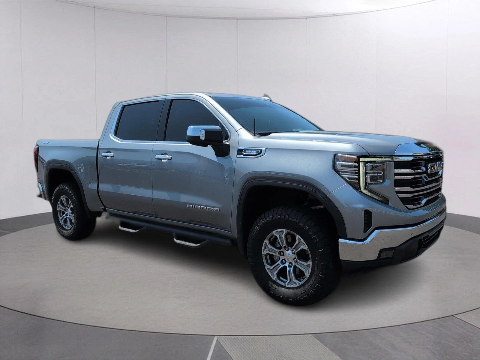 Used 2024 Sterling Metallic GMC SLT image 9
