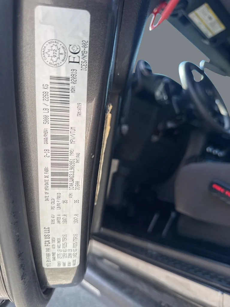 Used 2018 Gray Jeep Sport image 28