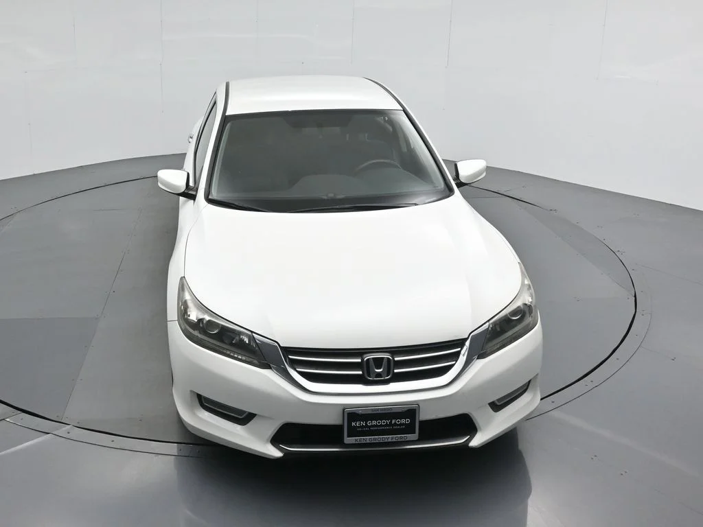 Used 2013  Honda Sport image 32