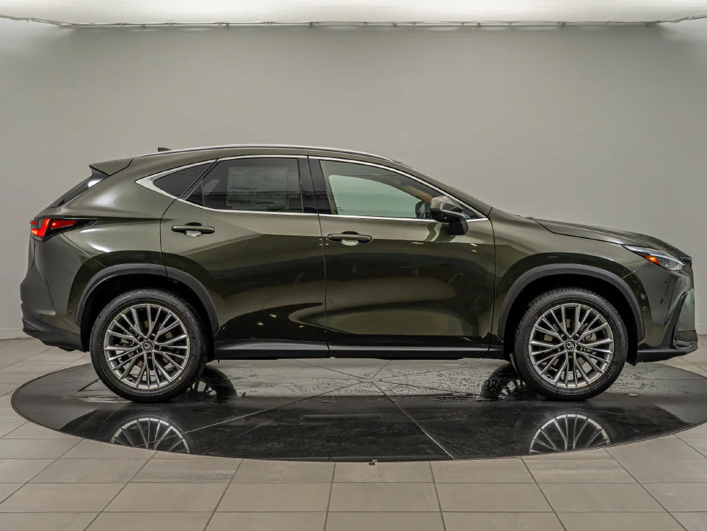 New 2026 Nori Green Pearl Lexus LUXURY AWD image 4