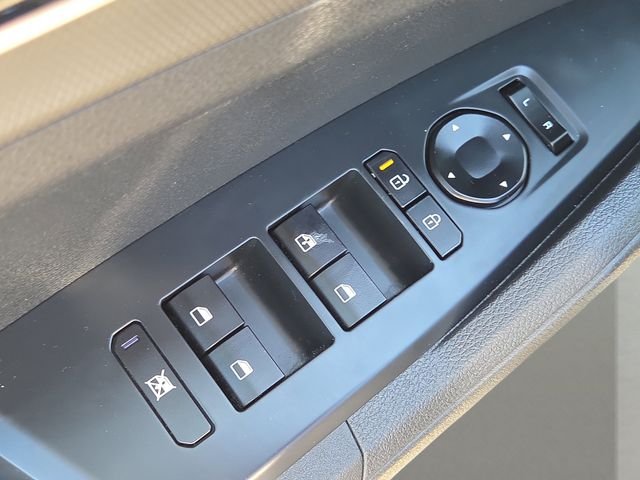 Used 2026 Fusion Black Kia S image 18