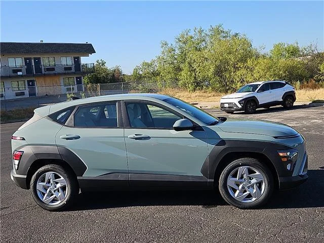 New 2027 Mirage Green Hyundai SE image 5
