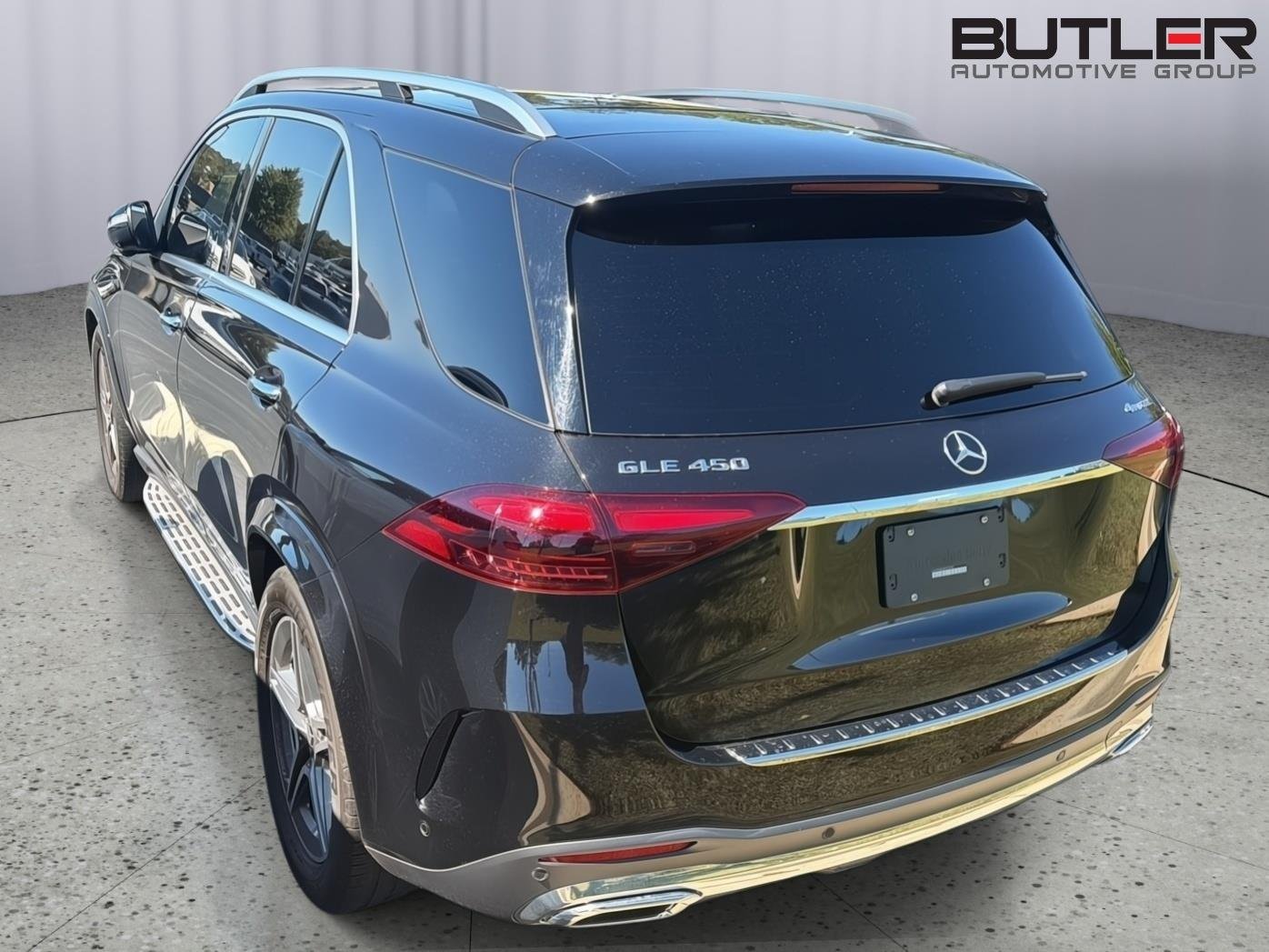 Used 2025 Obsidian Black Metallic Mercedes-Benz GLE 450 image 10