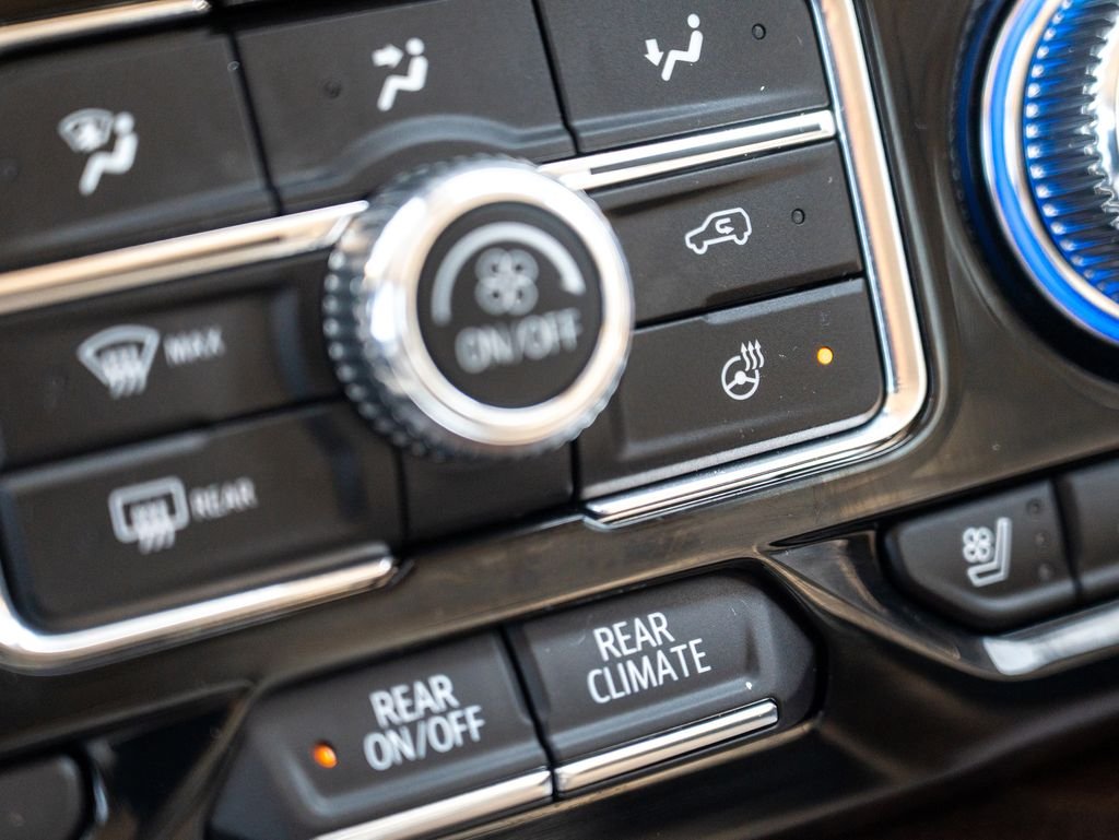 Used 2024 White GMC Denali image 32