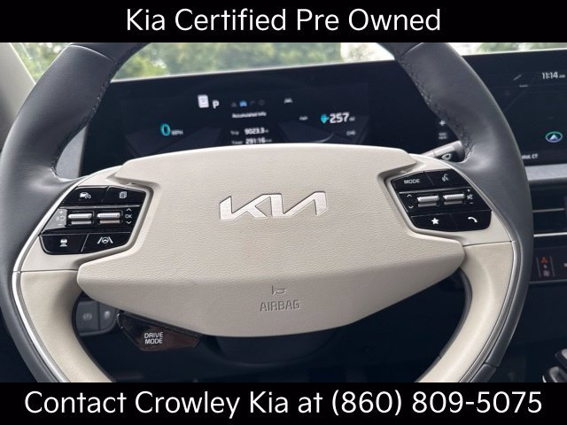 Certified Used 2024 Gray Kia Wind image 14