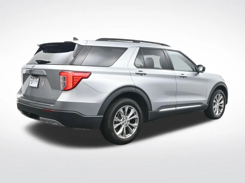 Certified Used 2023 Silver Metallic Ford XLT image 6