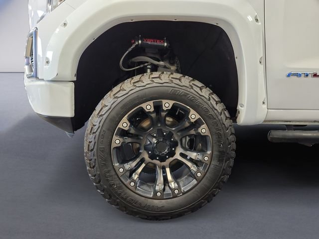 Used 2020 White GMC AT4 image 14
