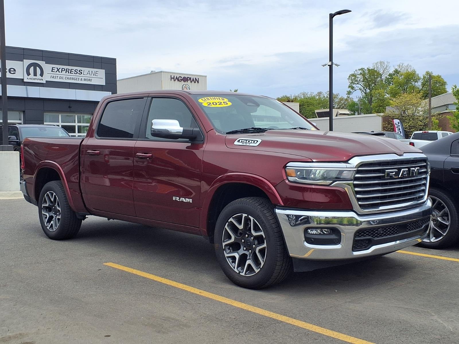 2025 RAM 1500 Laramie 4x4 Crew Cab 5'7's photo