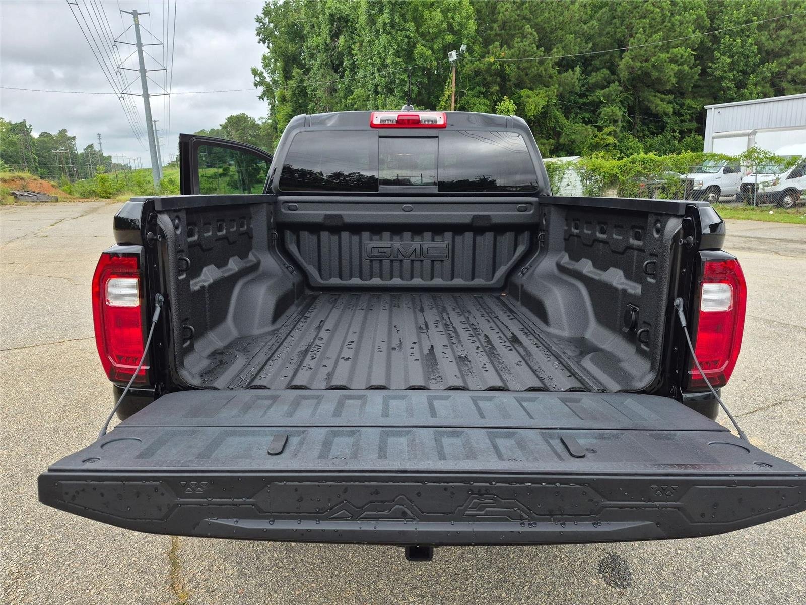 Used 2026 Onyx Black GMC 2WD Elevation image 28