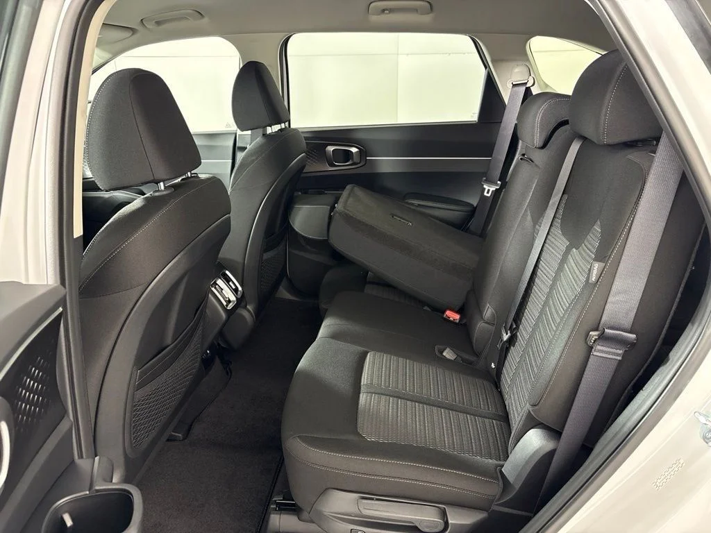New 2026 Glacial White Pearl Kia LX image 22
