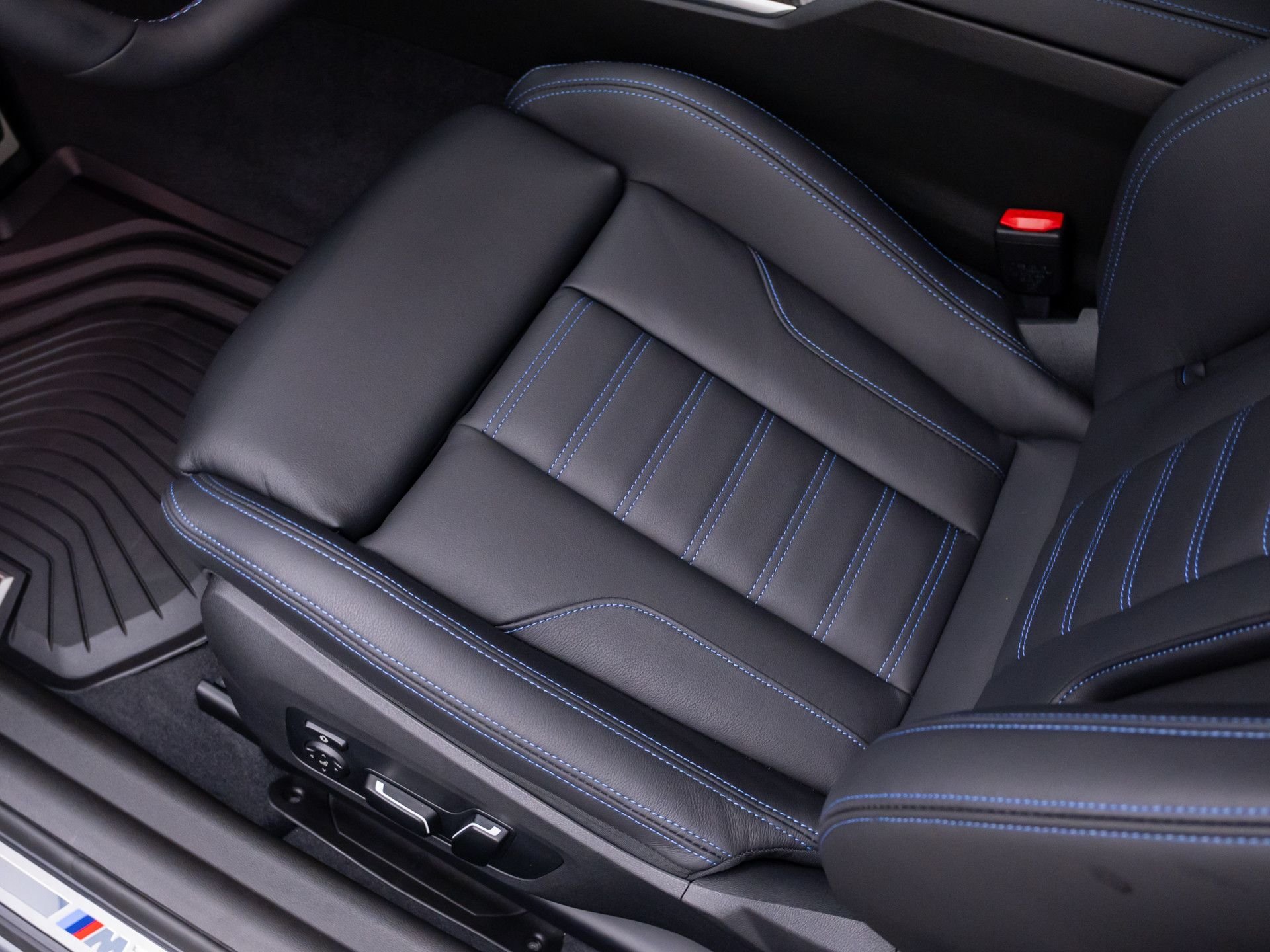 New 2026 Skyscraper Grey Metallic BMW Base image 16