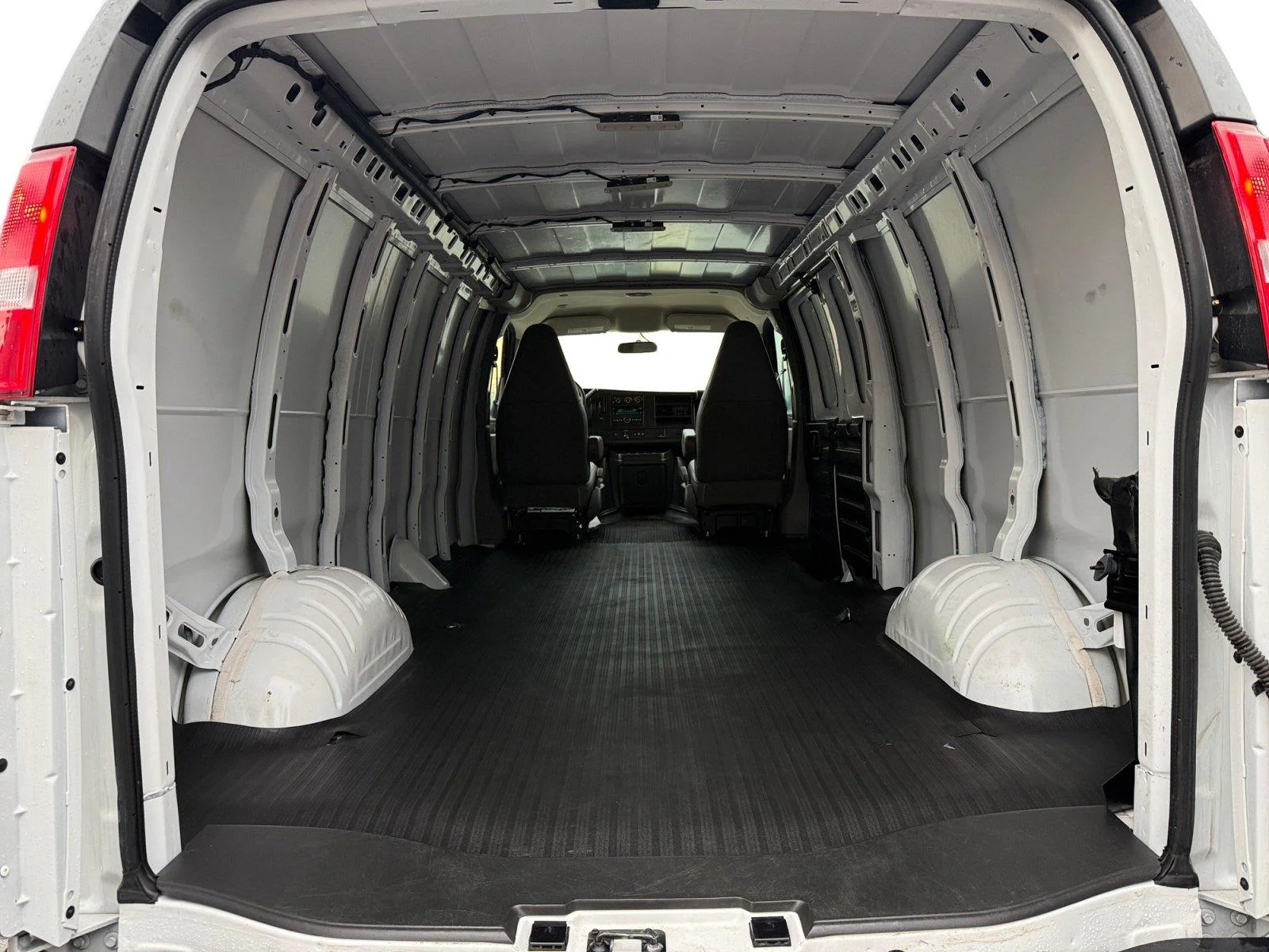 Used 2025 Summit White Chevrolet Extended Cargo Van image 19