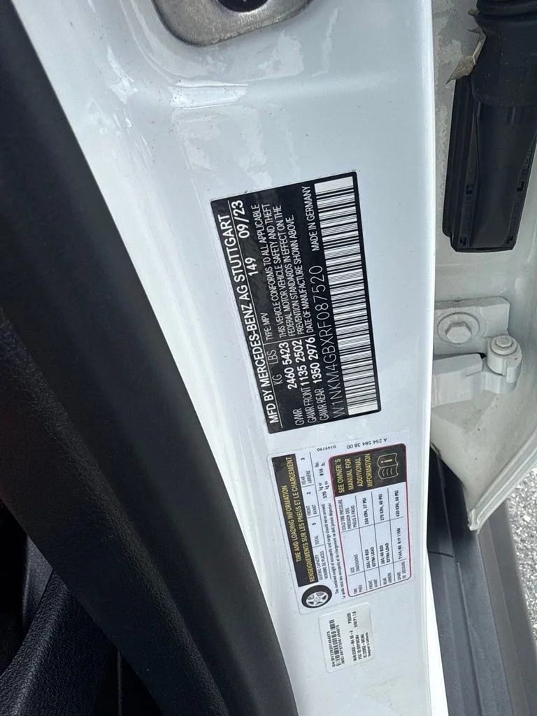 Used 2024 White Mercedes-Benz GLC 300 image 29