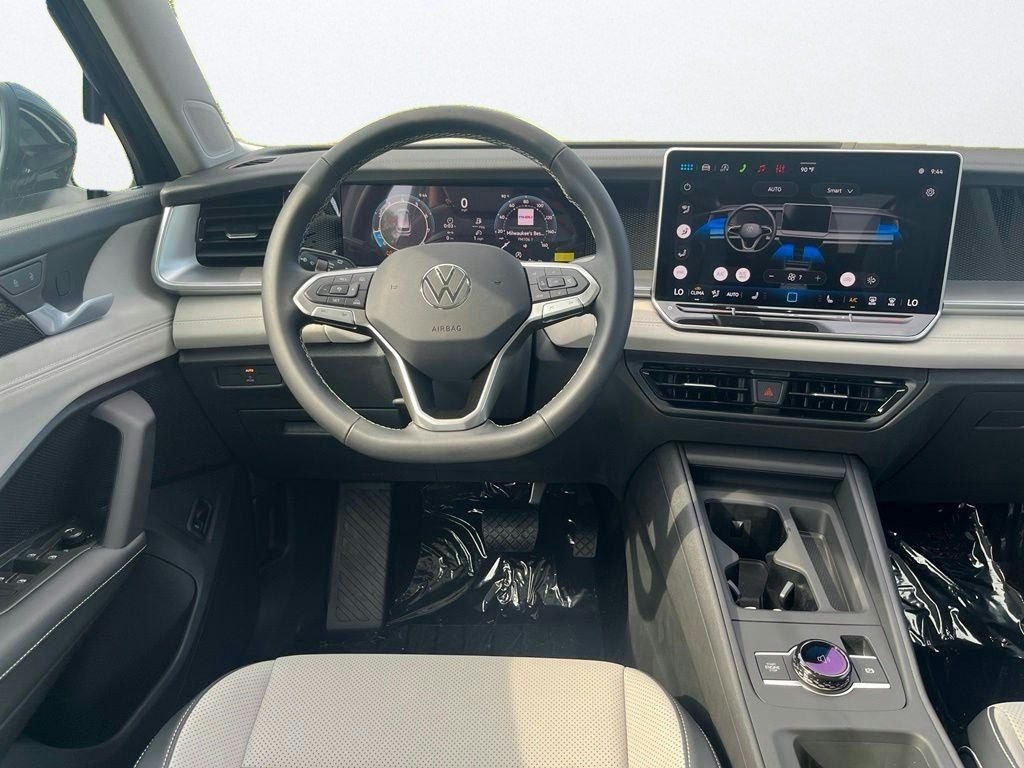 New 2026 Black Volkswagen 2.0T SE image 18