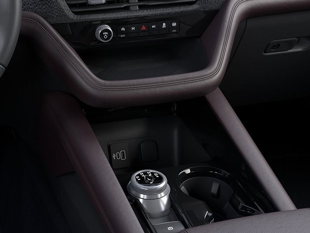 New 2026 Star White Metallic Tri-Coat Ford Platinum™ image 15