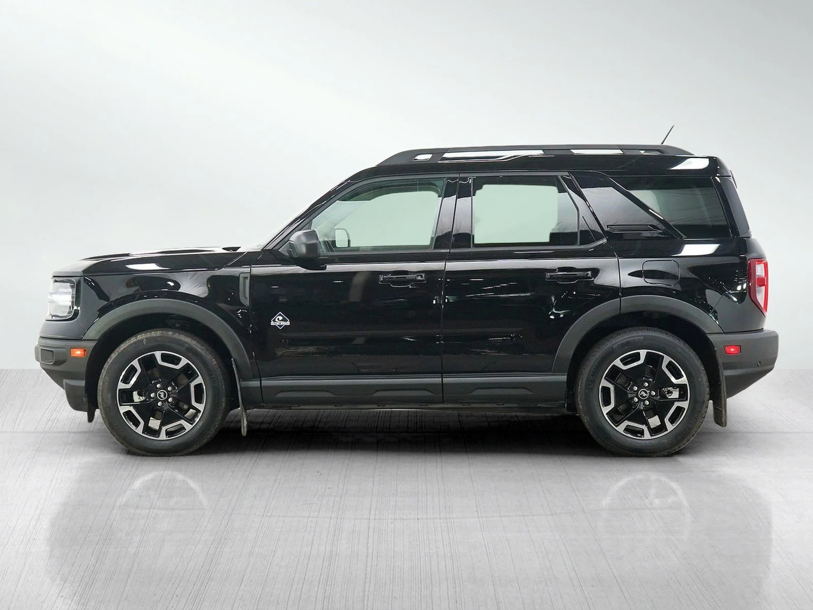 Used 2024 Ford Bronco Sport Outer Banks with VIN 3FMCR9C67RRF49162 for sale in Wayzata, Minnesota