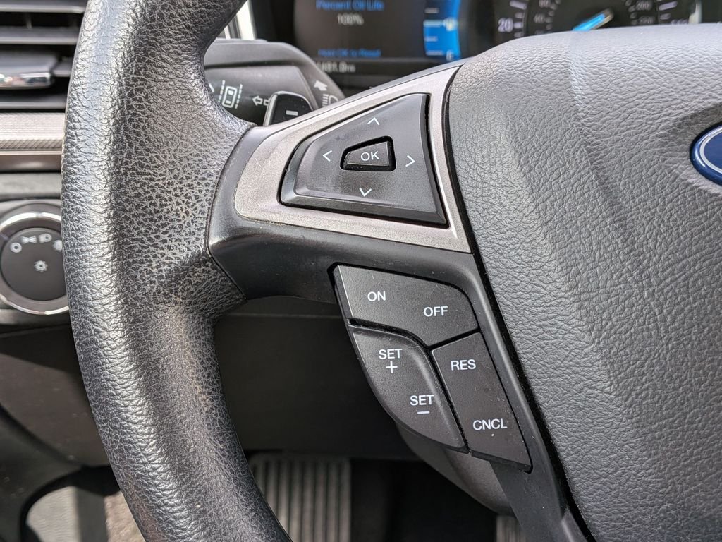 Used 2019 Silver Ford SE image 22