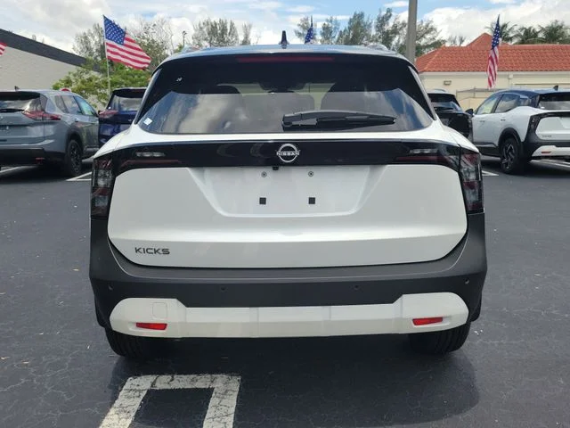 New 2026 Aspen White TriCoat / Super Black Two-tone Nissan SV image 5