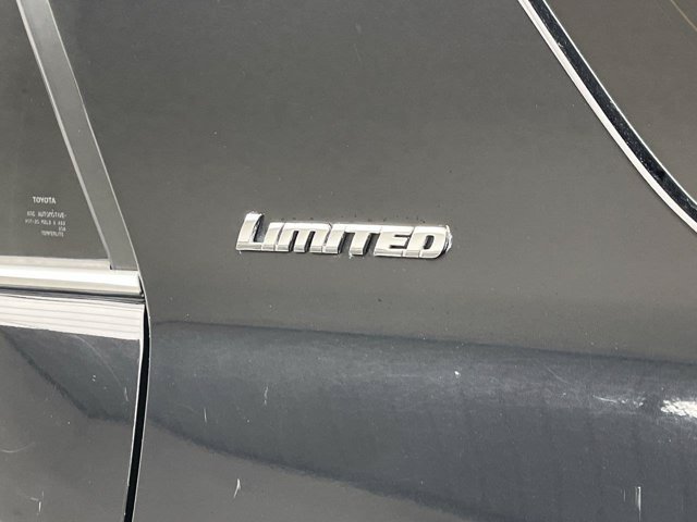 Used 2017 Midnight Black Metallic Toyota Limited image 33